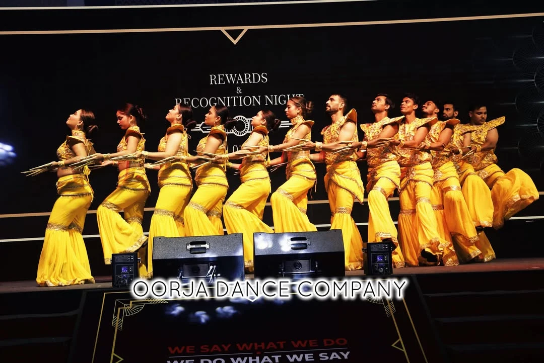 Gold, in motion